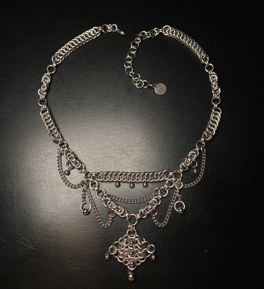 Mantid necklace