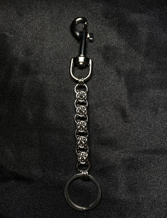 Inverted barbed keychain