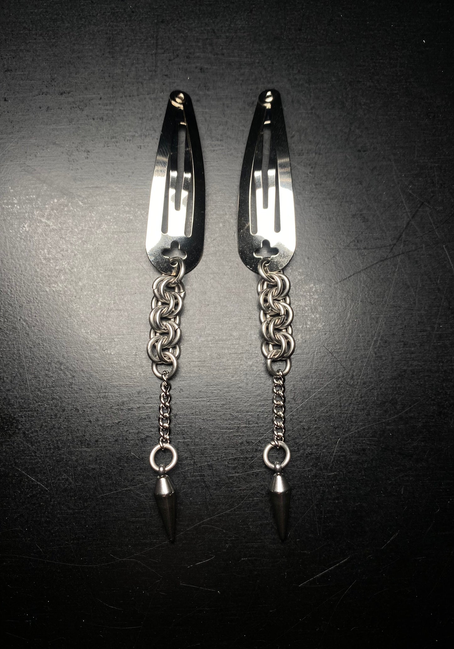 Flail hairclip