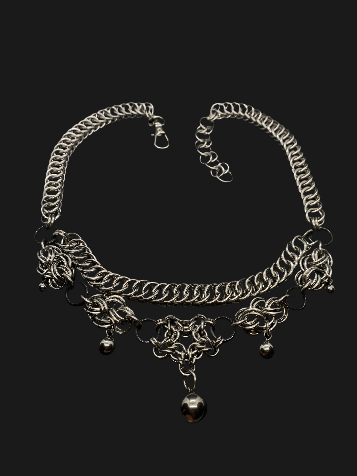 Elvira choker