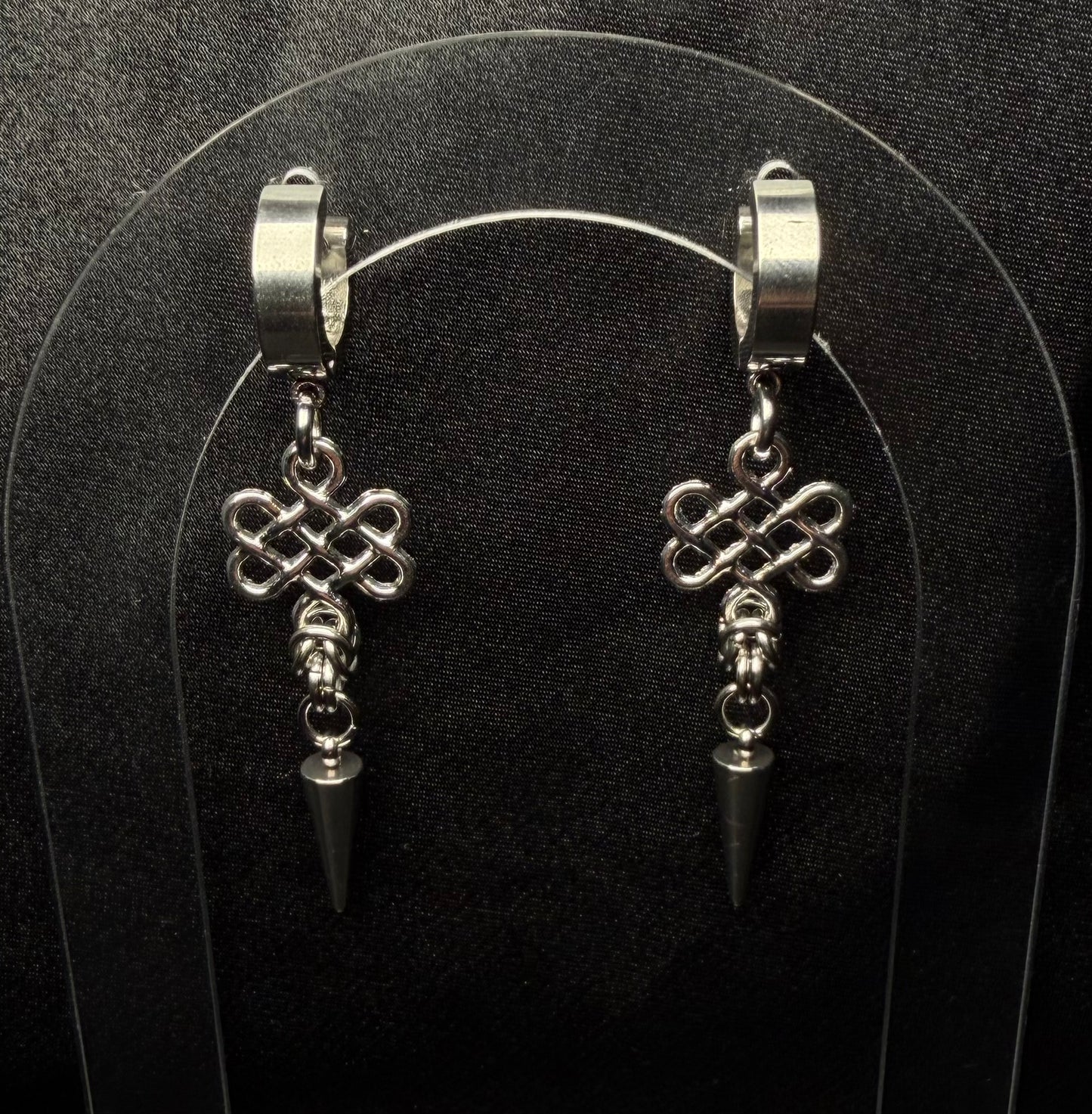 Woven daggar earrings