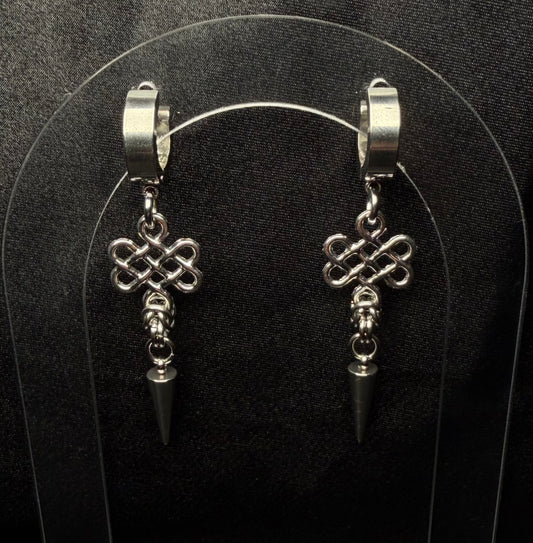 Woven daggar earrings