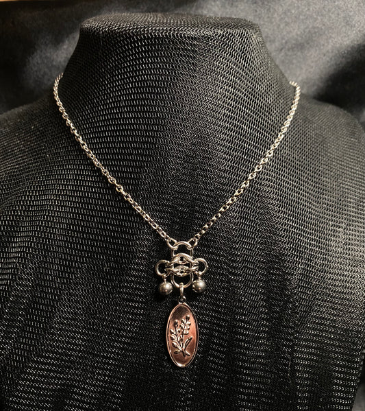 Foraged necklace